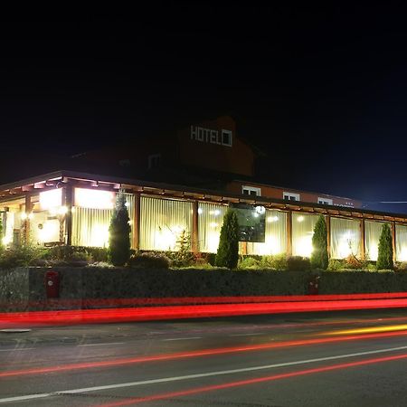 Hotel Romantik Balauseri Екстериор снимка